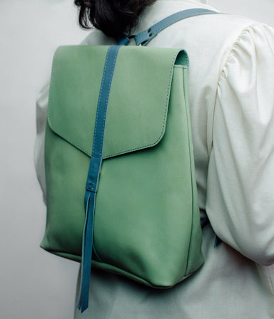 Deux Lux Green Shoulder Bags